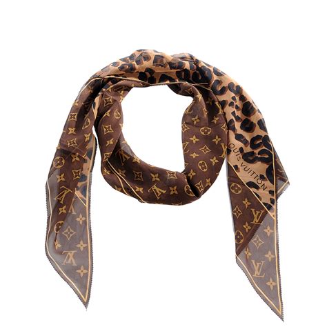 louis vuitton scarf set.